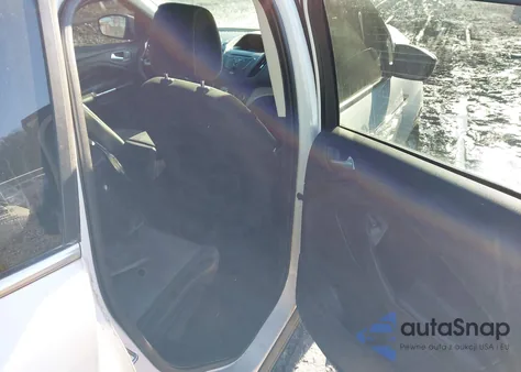 2015 Ford Escape Se z USA, uszkodzony, nr VIN 1FMCU9GX0FUA75836